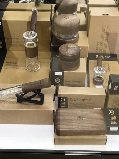 Cigar Shop «Park Avenue Smoke Shop», reviews and photos, 194 Park Ave, Worcester, MA 01609, USA