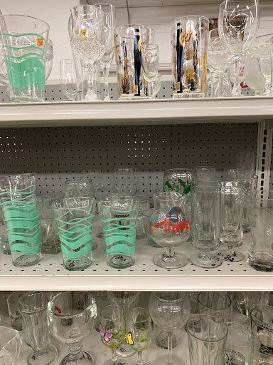 Thrift Store «Village Discount Outlet Store 03», reviews and photos, 2032 N Milwaukee Ave, Chicago, IL 60647, USA