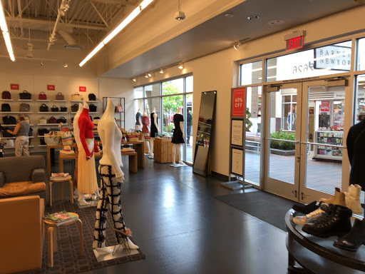 Department Store «Barneys Warehouse», reviews and photos, 2774 Livermore Outlets Dr #2626, Livermore, CA 94551, USA