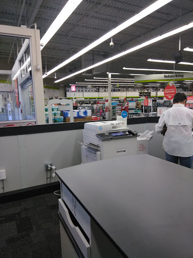 Office Supply Store «Staples», reviews and photos, 7910 Gall Blvd, Zephyrhills, FL 33541, USA