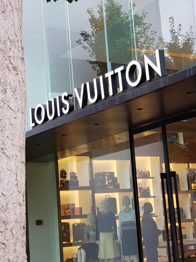 Shopping Mall «Americana Manhasset», reviews and photos, 2060 Northern Blvd, Manhasset, NY 11030, USA