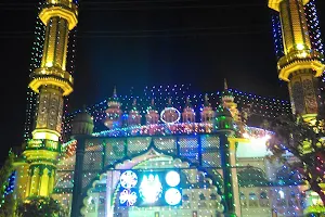 Shahi Masjid image