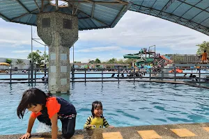 Kolam Renang Bintang Fantasi image