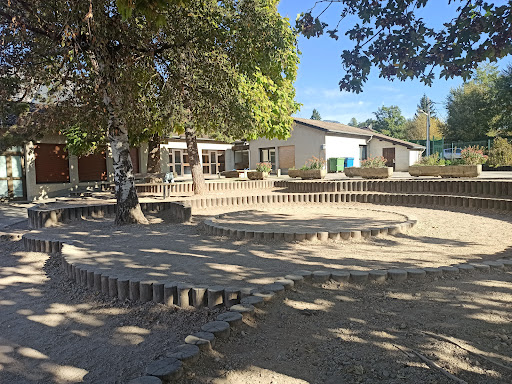 École primaire à Saint-Nazaire-les-Eymes, Isère
