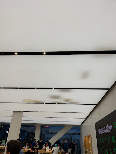 Cell Phone Store «Apple Brickell City Centre», reviews and photos, 701 S Miami Ave, Miami, FL 33130, USA