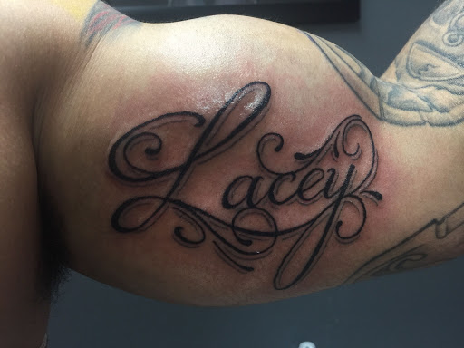 Explore queen of spades tattoo ideas, creative tattoo ideas in Albuquerque, available at Tattoosbyfrankieg