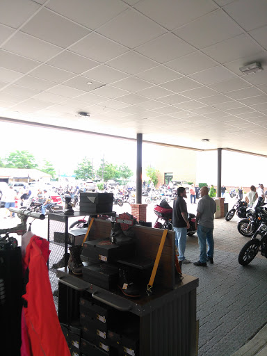 Harley-Davidson Dealer «Bergen County Harley-Davidson (Service Opens 9am)», reviews and photos, 124 Essex St, Rochelle Park, NJ 07662, USA