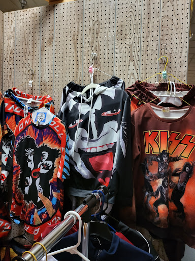 Antique Store «Vendor City Antiques, Flea Market & Cosignment», reviews and photos, 537 S Reed Rd, Kokomo, IN 46901, USA