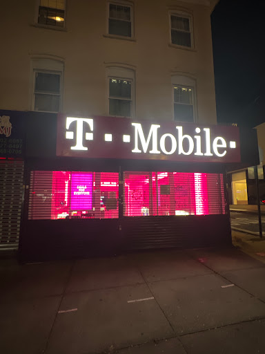 Cell Phone Store «T-Mobile», reviews and photos, 5670 Riverdale Ave, Bronx, NY 10471, USA