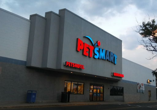 Pet Supply Store «PetSmart», reviews and photos, 220 Commerce Blvd, Fairless Hills, PA 19030, USA