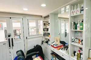 Seongwoo Barbershop image