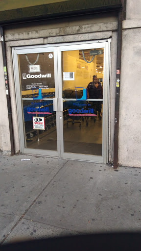 Thrift Store «Goodwill Industries Outlet Store & Donation Center», reviews and photos, 47-47 Van Dam St, Queens, NY 11101, USA
