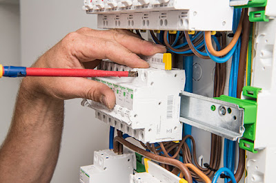 WORLD-ELEC à Toussieu