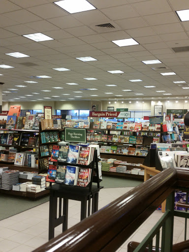 Book Store «Barnes & Noble Booksellers Moorestown», reviews and photos, 1311 Nixon Dr, Moorestown, NJ 08057, USA