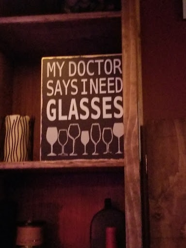 Wine Bar «Mouse Trap Cafe Wine and Cheese Bar, Full Bar», reviews and photos, 203 Broadway, Amityville, NY 11701, USA