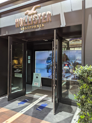 Clothing Store «Hollister Co.», reviews and photos, 647 Spectrum Center Dr, Irvine, CA 92618, USA