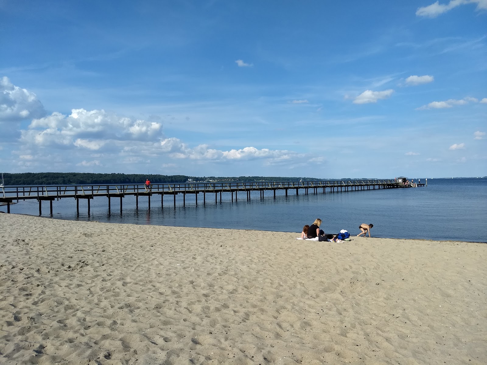 Φωτογραφία του Ostseebad Flensburg με βότσαλο επιφάνεια