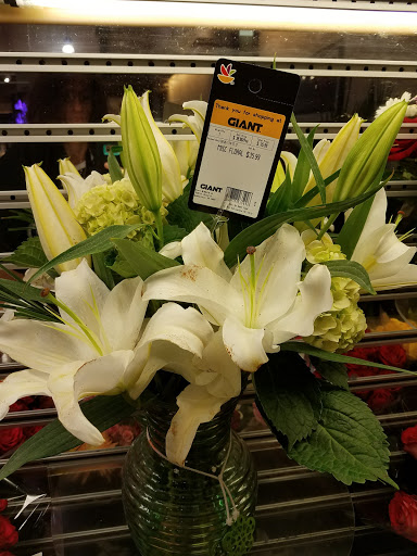 Grocery Store «Giant Food Stores», reviews and photos, 1465 W Broad St, Quakertown, PA 18951, USA