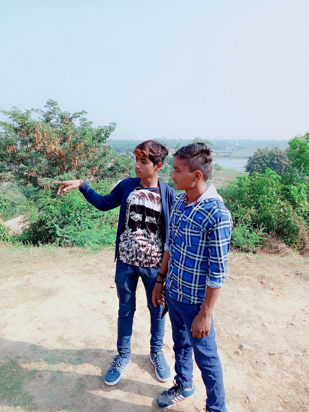 राजू बाबा होटेल स्टोर