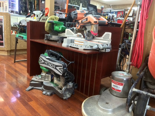 Pawn Shop «Pine Ridge Pawn & Jewelry», reviews and photos, 2033 Pine Ridge Rd #4, Naples, FL 34109, USA