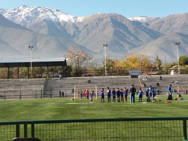 Opiniones de Estadio Municipal de Peñalolén en Peñalolén - Campo de fútbol