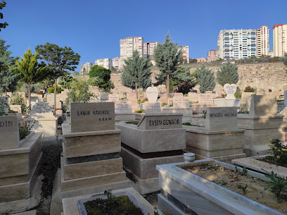 Karşıyaka Mezarlığı