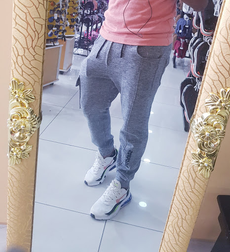 Stores to buy men's sweatpants Santo Domingo