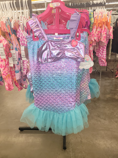 Discount Store «Bargain Hunt», reviews and photos, 3574 Soldano Boulevard, Columbus, OH 43228, USA