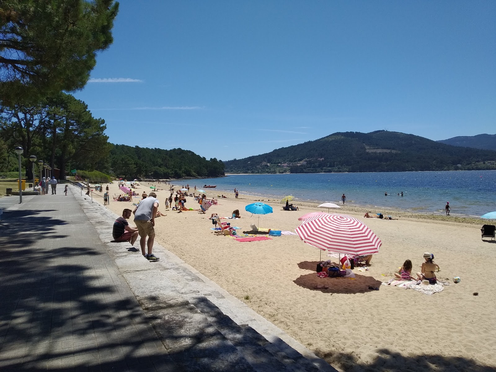 Foto van Praia de Brona met hoog niveau van netheid