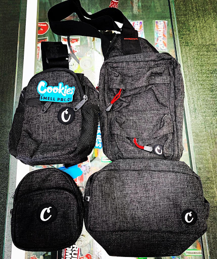 Glass Blower «ZZYZX Smoke Shop», reviews and photos, 2127 Pickwick Dr, Camarillo, CA 93010, USA