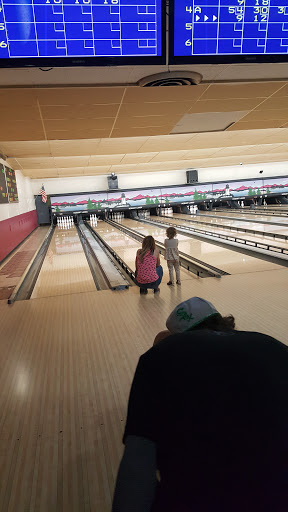 Bowling Alley «Hobart Lanes», reviews and photos, 99 S Hobart Rd, Hobart, IN 46342, USA