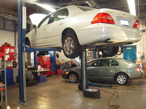 Auto Repair Shop «Fairway Collision & Auto Center», reviews and photos, 125 County Rd F E E, Vadnais Heights, MN 55127, USA