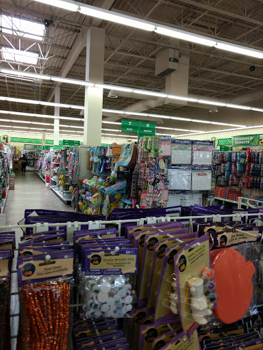 Dollar Store «Dollar Tree», reviews and photos, 1609 Golden Gate Plaza, Mayfield Heights, OH 44124, USA