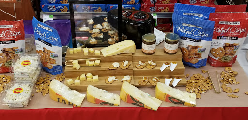 Grocery Store «Grand Food Center», reviews and photos, 606 Green Bay Rd, Winnetka, IL 60093, USA