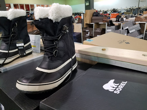 Shoe Store «DSW Designer Shoe Warehouse», reviews and photos, 139 Flatbush Ave, Brooklyn, NY 11217, USA