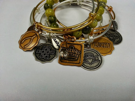 Jewelry Store «Mark Puglise Jewelers», reviews and photos, 3714 Whitney Ave #2, Hamden, CT 06518, USA