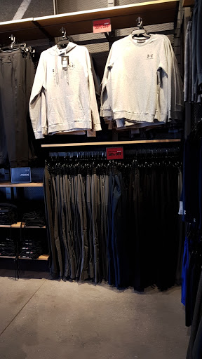 Clothing Store «Under Armour Factory House», reviews and photos, 5111 Factory Shops Blvd, Ellenton, FL 34222, USA