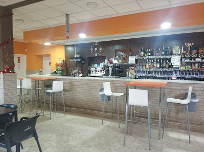 Café -bar POR UN CACHICO PAN - C. Mayor, 56, 13390 Pozo de la Serna, Ciudad Real, Spain