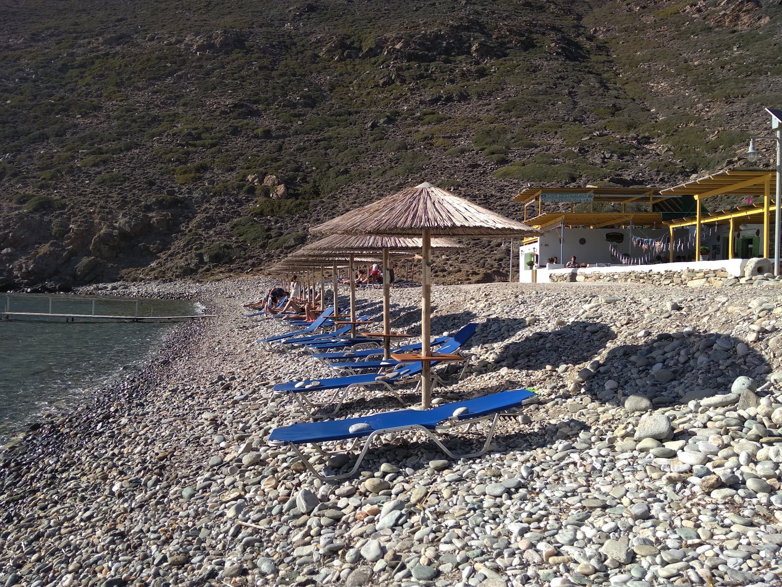 Foto de Vroulidia beach ubicado en área natural