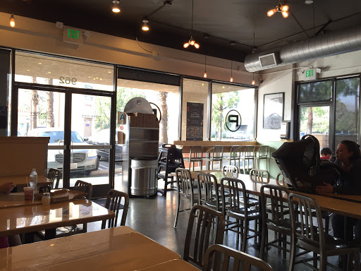 Pieology Pizzeria image