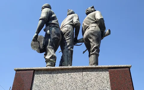 Μνημείο Εθνικής Αντίστασης image