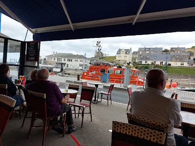 Le Café du Port à Port-en-Bessin-Huppain