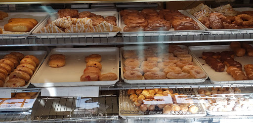 Donut Shop «Hole In One Donut 3», reviews and photos, 14406 N Florida Ave, Tampa, FL 33613, USA