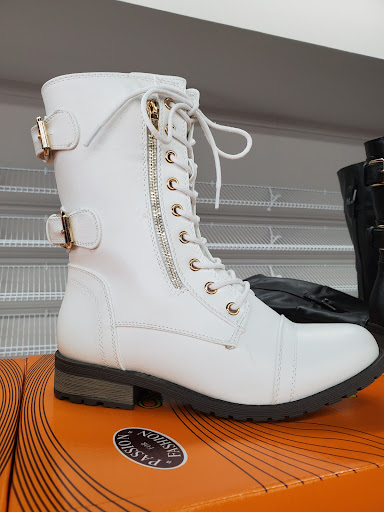 Shoe Store «SHOE! TIME 87», reviews and photos, 8533 S Cottage Grove Ave, Chicago, IL 60619, USA