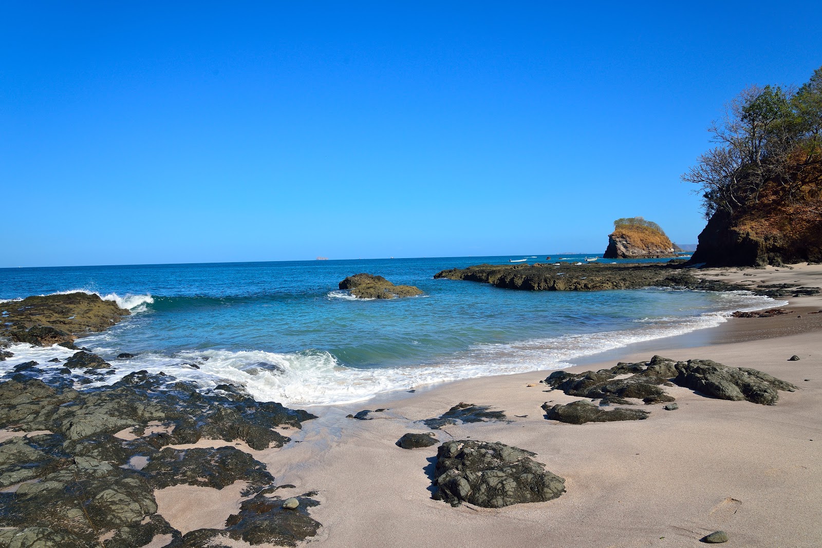 Photo de Playa Roble avec plage spacieuse