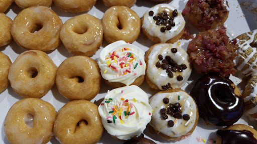Donut Shop «Mini Doughnut Factory», reviews and photos, 2109 S Dale Mabry Hwy, Tampa, FL 33629, USA