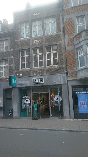 Beoordelingen van Base shop Namur in Namen - Mobiele-telefoonwinkel