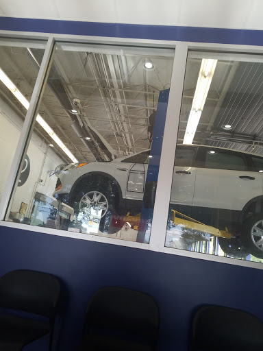 Auto Parts Store «Pep Boys Auto Parts & Service», reviews and photos, 15625 N Dale Mabry Hwy, Tampa, FL 33618, USA