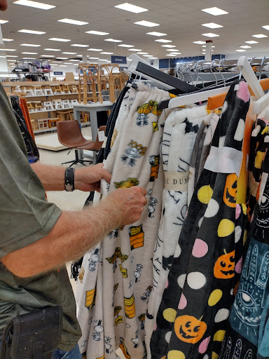 Department Store «Marshalls», reviews and photos, 2175 E Semoran Blvd, Apopka, FL 32703, USA