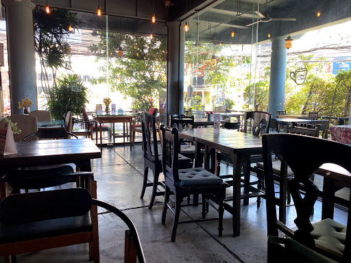 Roengjit Cafe Phuket